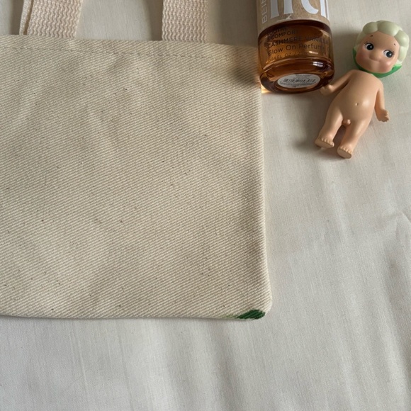 𐙚 Mini Strawberry Hand Painted Tote Bag 🍓 - Picture 5 of 5